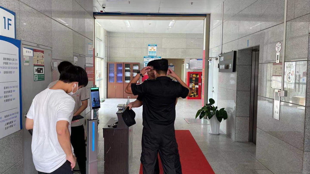 案例分享—F2-FH测温人脸识别设备落地深圳市第三人民医院